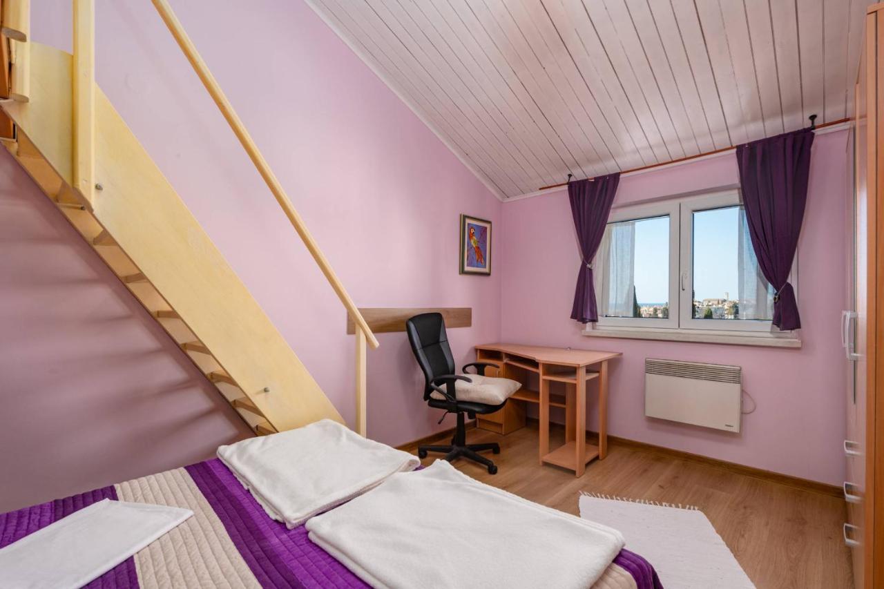 Apartment Josephine ロヴィニ エクステリア 写真